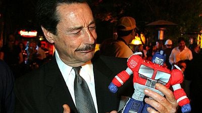 Imagem da notícia Morre Peter Cullen, eternizado por Transformers, aos 85 anos: Astro de Caverna do Dragão era uma verdadeira estrela de fantasia e ficção científica