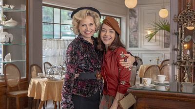 Imagem da notícia Resumo de Garota do Momento (31 de janeiro, sexta): Falsa neta para Arlete é a mais nova farsa da família Alencar