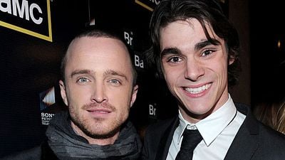 Imagem da notícia "Eu amava sua risada": Aaron Paul resgata vídeo de RJ Mitte sobre saúde mental em homenagem ao colega de Breaking Bad