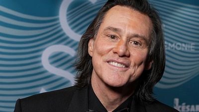 Imagem da notícia Não era um clone: Mistério sobre a aparência de Jim Carrey em premiação é revelado