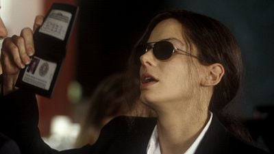 Imagem da notícia Imperdível no streaming: Sandra Bullock e Michael Caine estão irresistíveis nesta comédia