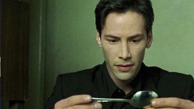 Para não perder papel em Matrix, Keanu Reeves escondeu problema grave: “Estava ficando pior”