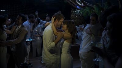 “É verdade, tive que beijar Fabio Porchat!”: Sandy fala sobre cenas de beijo na comédia romântica Evidências do Amor