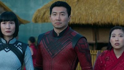 Imagem da notícia Shang-Chi: Pause o filme aos 14 minutos e 19 segundos e preste atenção neste pôster escondido