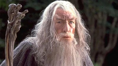 Imagem da notícia "Espero que se sintam estúpidos": Ian McKellen desabafa sobre as duas lendas da atuação que originalmente interpretariam Gandalf