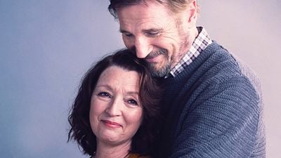 Imagem da notícia Sessão da Tarde hoje (16/09): Nosso Amor é um dos melhores filmes de Liam Neeson – e Bono, vocalista do U2, ajudou nisso!