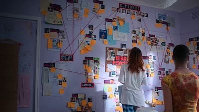 Imagem da notícia Triângulo amoroso, fofoca e um crime: Nova temporada desta série da Netflix é a maratona perfeita para os fãs de comédia romântica