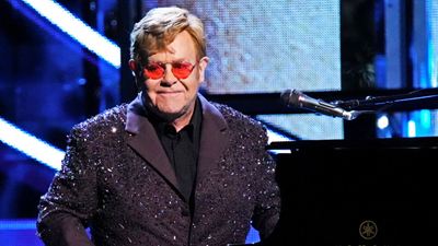 Emmy 2023 virou edição histórica: Elton John conquista título mais raro das premiações
