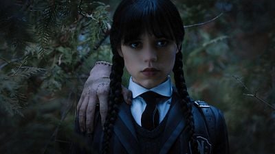 Imagem da notícia De quem é a Mãozinha da Família Addams? 2ª temporada de Wandinha finalmente responde mistério