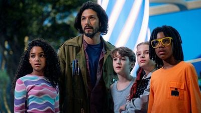 Imagem da notícia Sessão da Tarde hoje (30/09): Com galã da Globo, filme Perfekta – Uma Aventura da Escola de Gênios é baseado em série que chegou a mais de 80 países