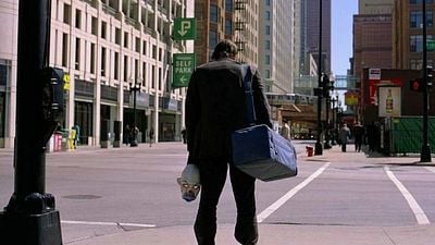 Imagem da notícia 4,7 estrelas de 5: O melhor filme de super-heróis de todos os tempos começa com uma cena clássica que prendeu todo mundo