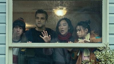 Imagem da notícia Lançamentos da Netflix na semana (03/08 a 09/08): Wagner Moura e Greta Lee estrelam um filme de ficção científica repleto de suspense