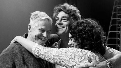 Imagem da notícia “Uma comédia sobre esperança”: Em preto e branco, novo filme de Miguel Falabella e Hsu Chien traz humor como a luz no fim do túnel (Visita ao Set)