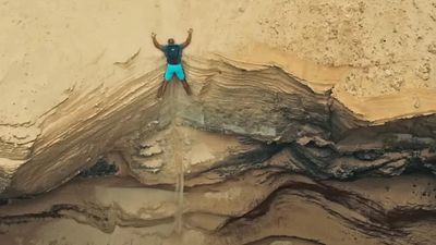Imagem da notícia Hoje na Netflix: Este filme espanhol de 1 hora e meia vai te obrigar a prender a respiração