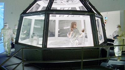 Imagem da notícia Entre A Mosca e Alien: Há 31 anos, este filme de ficção científica devia muito do seu sucesso a uma criatura que se tornou um clássico cult