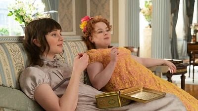 Imagem da notícia Qual é a idade dos atores de Bridgerton? Não parece, mas as atrizes de Eloise e Penelope são bem mais velhas do que as personagens