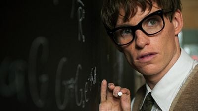 Imagem da notícia Sessão da Tarde hoje (25/02): A Teoria de Tudo contou com preparação intensa de Eddie Redmayne e transformação física surpreendente