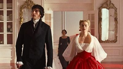 Imagem da notícia "Aquilo rasgou minhas costas": Jacob Elordi sofreu acidente bizarro nos bastidores de O Morro dos Ventos Uivantes e parou no hospital