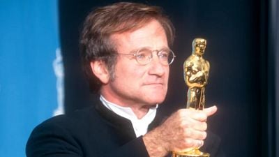 Imagem da notícia "Ótimo, mas tenha uma profissão reserva por precaução": Há 28 anos, Robin Williams se emocionou e conquistou a todos com seu discurso