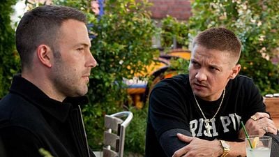 Imagem da notícia Hoje à noite no streaming: Na linha de Fogo Contra Fogo, este thriller de ação estrelado por Ben Affleck é uma verdadeira maravilha
