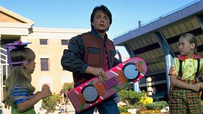 Imagem da notícia Quase ninguém reparou, mas há um detalhe em De Volta para o Futuro 2 que retrata a sociedade de 2015 melhor do que qualquer outra coisa