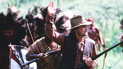 Imagem da notícia Para assistir online hoje: Aventura histórica encontra terror animal com estrelas de Top Gun, Marvel e O Senhor dos Anéis