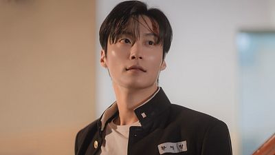 Imagem da notícia Ele parece um pai, mas está no ensino médio: Diretor deste drama coreano explica o motivo de escalar atores mais velhos para interpretar adolescentes