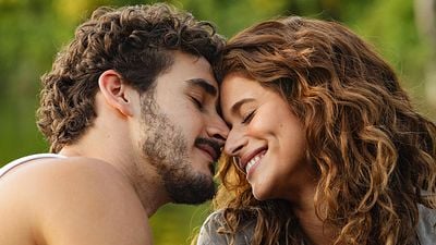 Imagem da notícia Resumo de Coração Acelerado (13 a 18 de julho): Agrado e João Raul finalmente reatam o romance e se rendem ao amor em uma ilha deserta