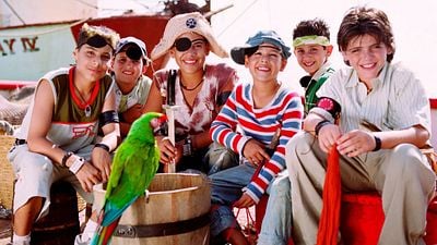 Imagem da notícia Veja como os atores de Amy, a Menina da Mochila Azul mudaram, mais de 20 anos após a estreia da novela que marcou gerações