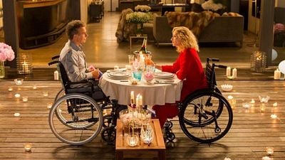 Imagem da notícia Sessão da Tarde hoje (23/10) na Globo: Filme De Carona do Amor traz uma das maiores mentiras da comédia romântica – e um elenco de primeira!