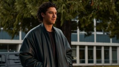 Imagem da notícia Belmont Cameli, astro de Off Campus, está em joia escondida da Netflix: outra adaptação de um romance best-seller que vai conquistar seu coração assim como Amores Improváveis