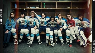 Imagem da notícia Nem Off Campus, nem Rivalidade Ardente: Série de drama e hóquei dos produtores de Stranger Things promete ser a nova obsessão juvenil da Netflix