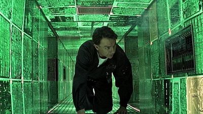 Imagem da notícia Hoje à noite no streaming: Um dos filmes de terror e ficção científica mais perturbadores de todos os tempos