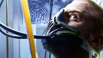 Imagem da notícia Terror de ficção científica para ver hoje na TV: 108 minutos de luta pela sobrevivência contra monstros espaciais e um final surpreendente