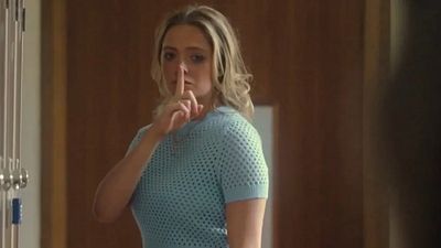 Imagem da notícia Apenas 6 episódios e uma temporada: A série fenômeno que está varrendo a Netflix foi aclamada pela crítica