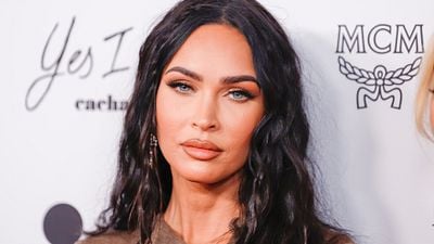 Imagem da notícia Megan Fox relembra teste de elenco sensual quando ainda era menor de idade: “Me fez dançar debaixo de uma cascata para ficar encharcada”