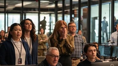 Imagem da notícia Esta minissérie da Netflix com 6 episódios ultrapassou 70 milhões de visualizações: Thriller é estrelado por uma lenda de Hollywood
