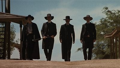 Imagem da notícia É um dos melhores faroestes dos anos 90, mas você provavelmente não percebeu a participação desta lenda do cinema!