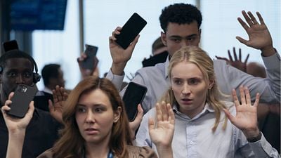 Imagem da notícia A série perfeita para ver numa tarde de domingo: Este suspense com Sophie Turner te prende desde o início