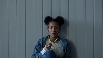 Imagem da notícia Esta minissérie da Netflix é a pedida certa para a abstinência de Stranger Things: Os 6 episódios são maratonados de uma só vez