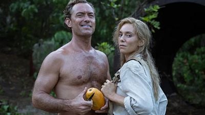 Imagem da notícia Nu frontal de Jude Law é um dos menores choques neste filme, que também conta com "ménage à trois no oceano e parto selvagem"