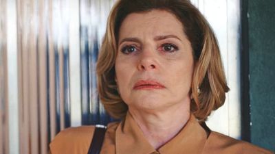 Imagem da notícia Em Vale Tudo, nova nora de Odete Roitman pega a vilã de surpresa e a deixa de cabelo em pé: “Você está louca!”