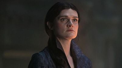 Imagem da notícia Gayle Rankin: Atriz que faz Alys Rivers em House of the Dragon é bem diferente na vida real e já estrelou sucesso da Netflix
