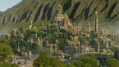 Imagem da notícia No streaming: Neste filme de aventura para a família, Michael Caine monta uma abelha gigante!