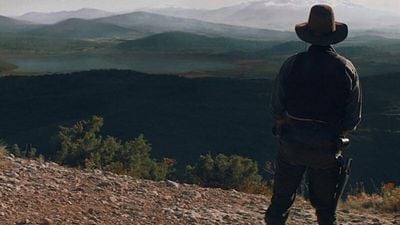 Imagem da notícia Já viu? Joaquin Phoenix estrela um dos faroestes mais requintados e surpreendentes dos últimos anos