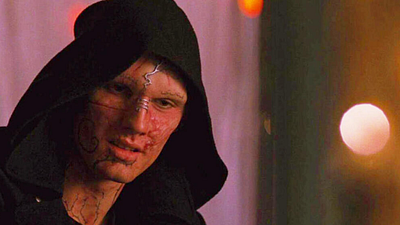 Imagem da notícia Para ver hoje à noite: Um filme de fantasia esquecido em que o ator principal tinha que usar maquiagem por mais de 7 horas todos os dias