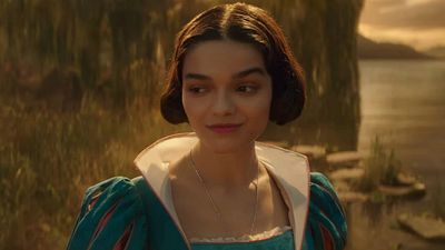 Imagem da notícia Após comentários racistas, nova Branca de Neve da Disney explica como o nome da personagem não está relacionado com seu tom de pele