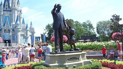 Imagem da notícia Os especialistas do Disney World parecem concordar em uma coisa: Você não deve visitar o parque este ano