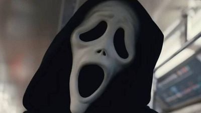 Imagem da notícia Novo Todo Mundo em Pânico incluía uma cena que parodiava o maior fenômeno da Netflix de todos os tempos, mas ela acabou não entrando na versão final