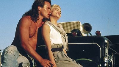 Imagem da notícia Você pula as cenas de sexo? Caso não o faça, confira alguns filmes picantes imperdíveis para assistir